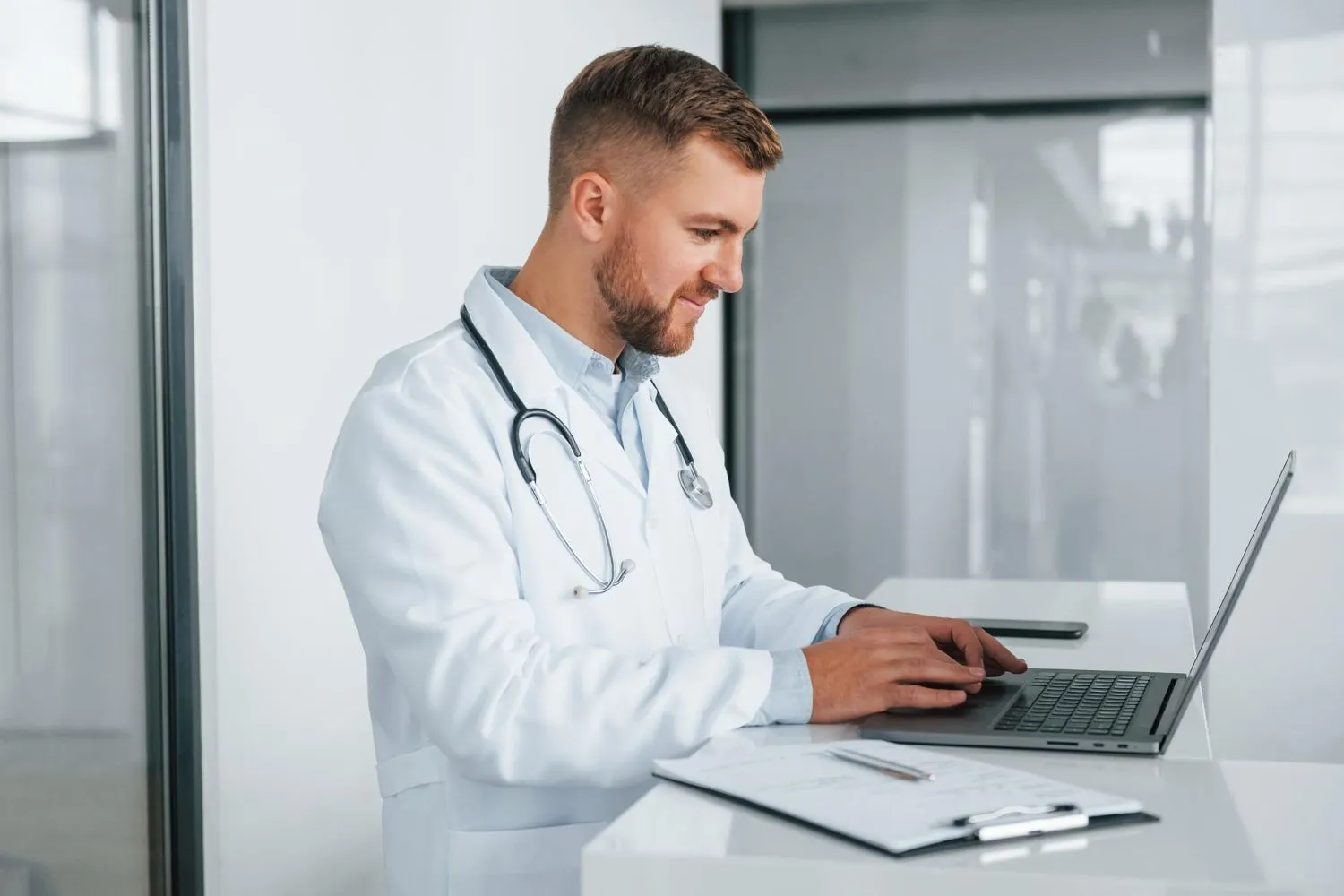 Artikel: Webdesign für Arztpraxen: DSGVO, Barrierefreiheit & Patientenvertrauen